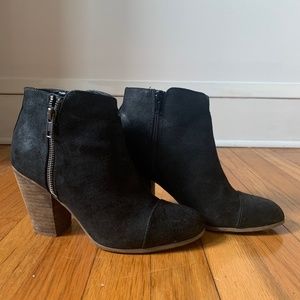 Carlos booties